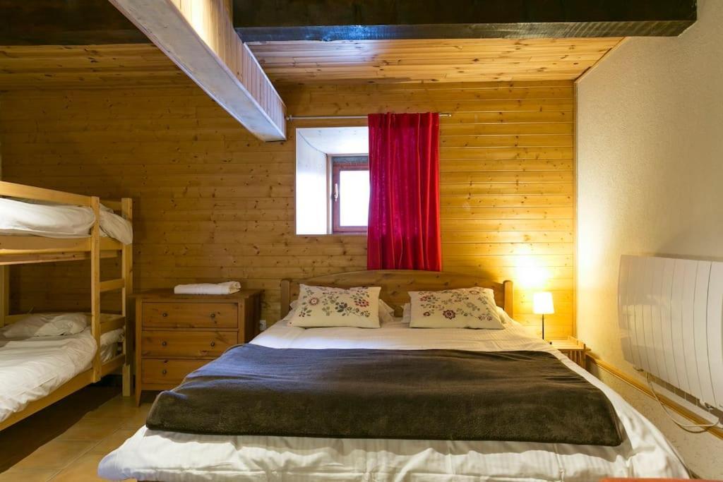Credence Outdoor Hot Tub Sleeps 19 Chalet